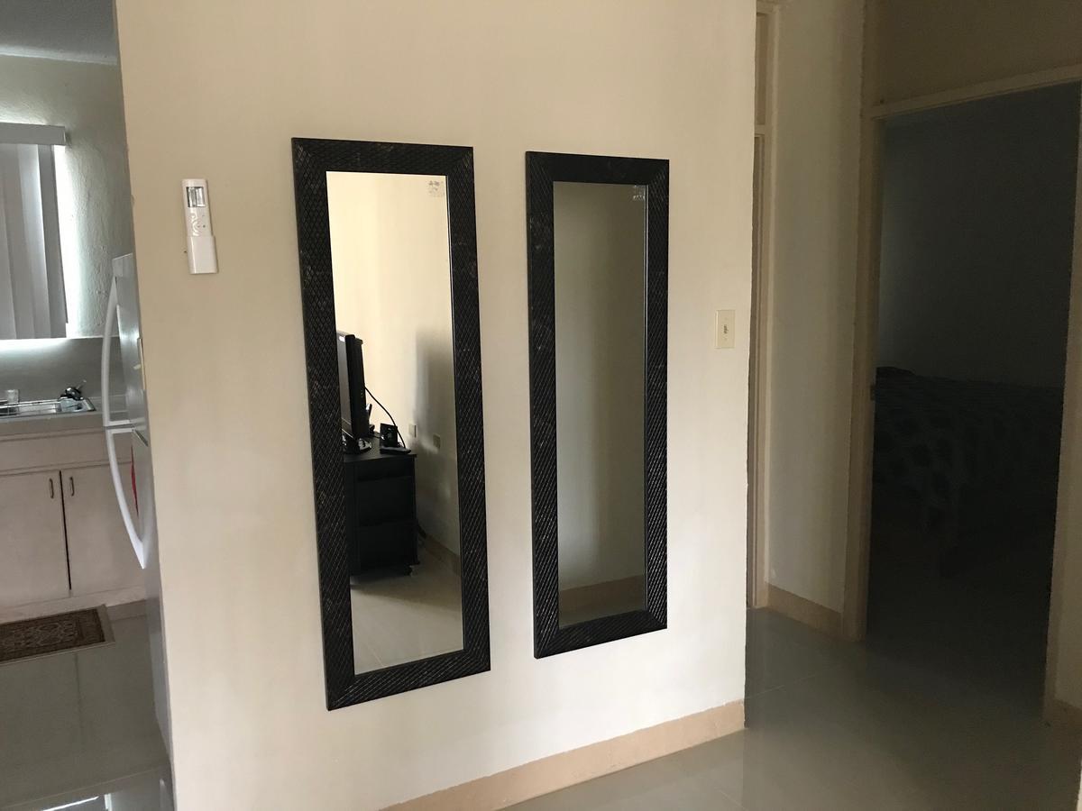 1 Bedroom / 1 Bath . Private Apt. Free Wifi, Interent & Parking Sinajana Exterior photo