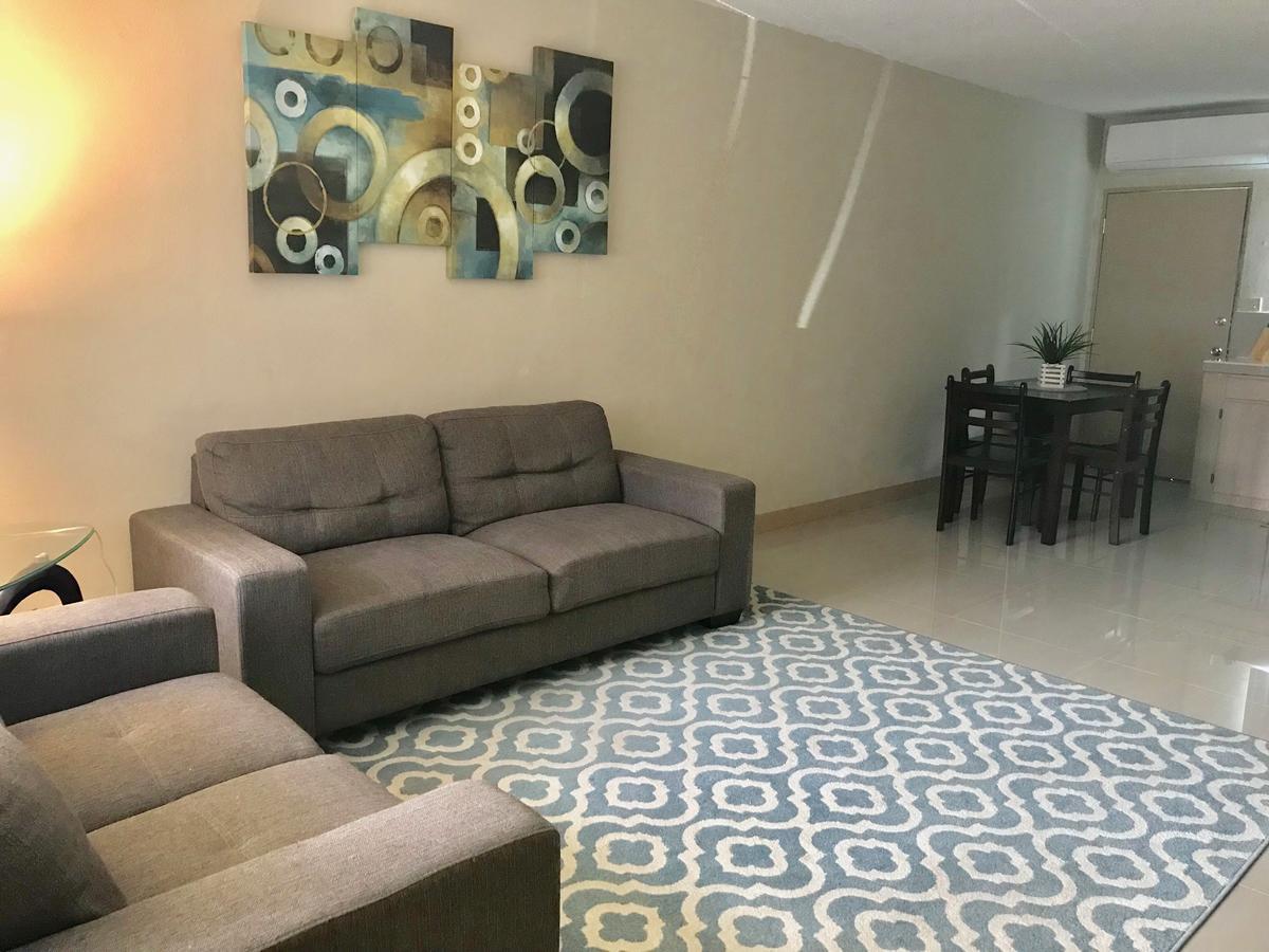 1 Bedroom / 1 Bath . Private Apt. Free Wifi, Interent & Parking Sinajana Exterior photo
